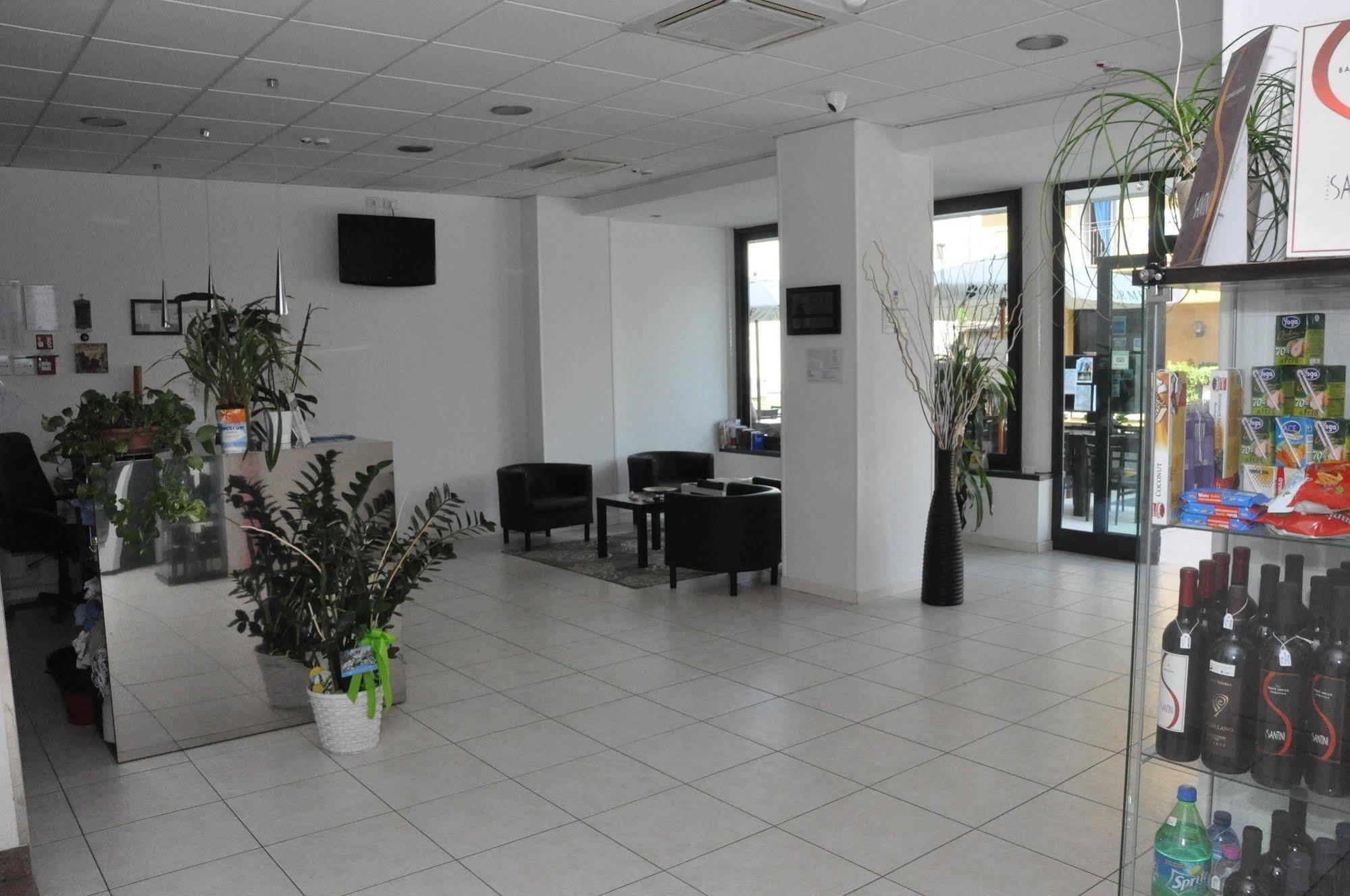 Residence Acqua Suite Marina Rimini Extérieur photo