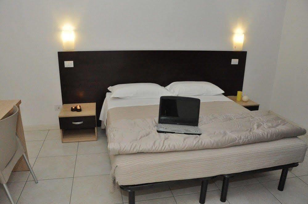 Residence Acqua Suite Marina Rimini Extérieur photo