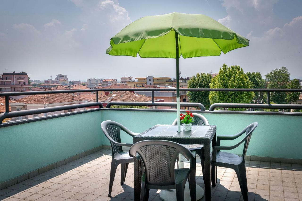 Residence Acqua Suite Marina Rimini Extérieur photo