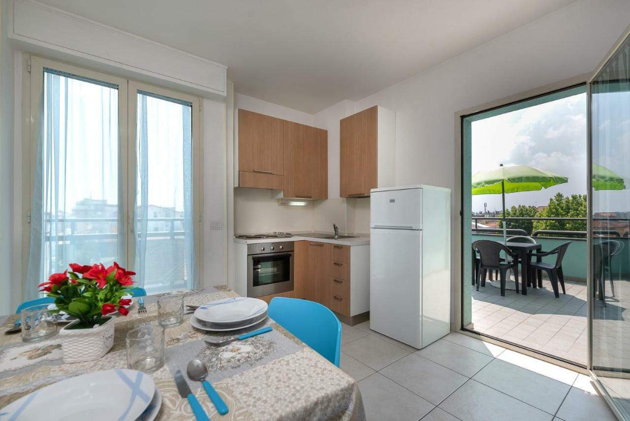 Residence Acqua Suite Marina Rimini Extérieur photo
