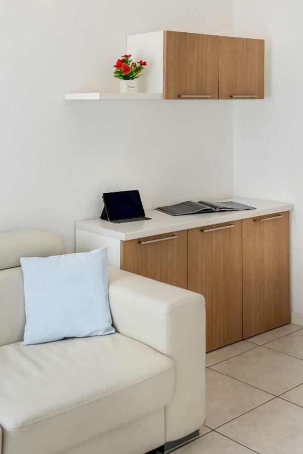Residence Acqua Suite Marina Rimini Extérieur photo